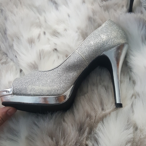 Silver glitter heels - Picture 2 of 7